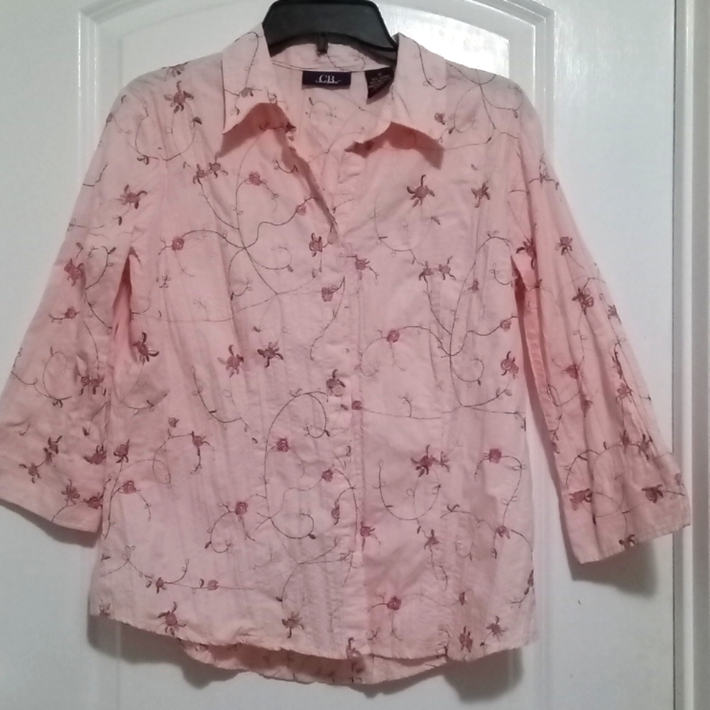 🎁 4/$20 CB Casual 3/4 sleeve with floral embroidery